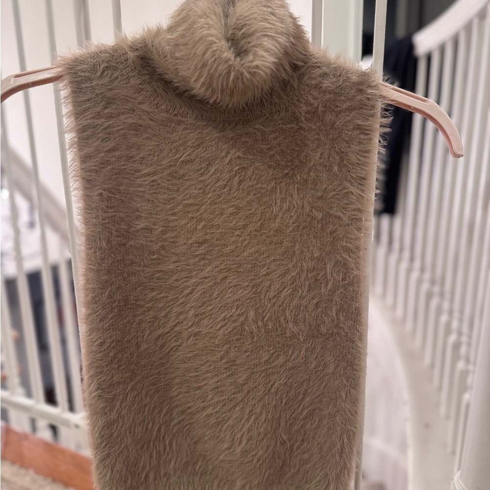Lili Sidonio Eyelash Fuzzy Turtleneck Sleeveless Sweater - Taupe NWT Size XS
